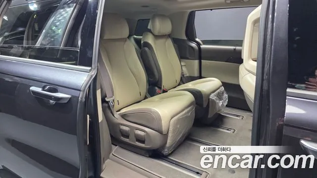 Kia Canival 2022 — фото 12