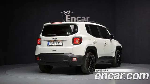 Jeep Renegade 2022 — фото 2