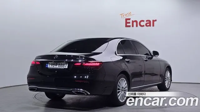 Mercedes-Benz E-Class 2023 — фото 2