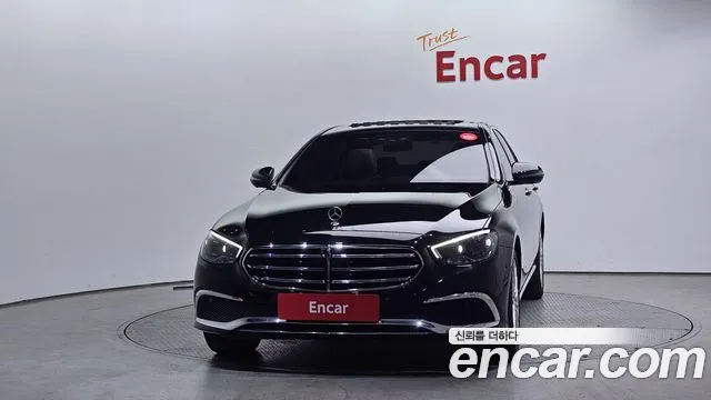 Mercedes-Benz E-Class 2023 — фото 3