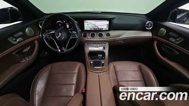 Mercedes-Benz E-Class 2023 — фото 7