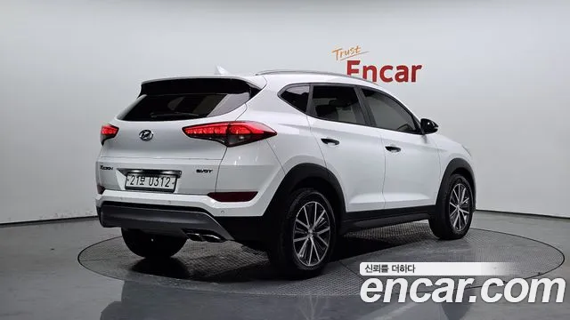 Hyundai Tucson 2017 — фото 1