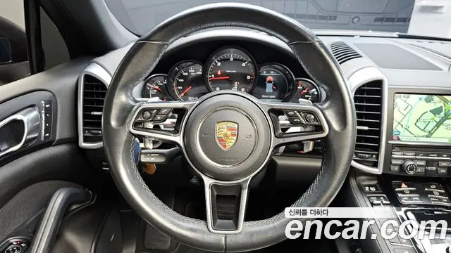 Porsche Cayenne 2015 — фото 13