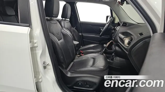 Jeep Renegade 2017 — фото 10