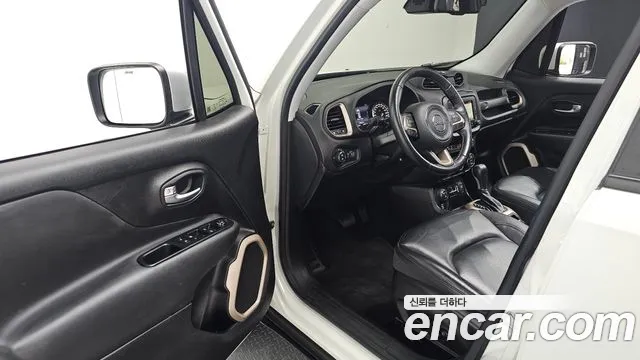 Jeep Renegade 2017 — фото 11