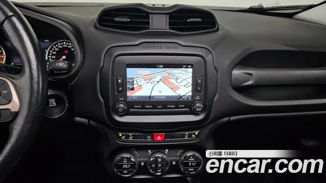 Jeep Renegade 2017 — фото 14