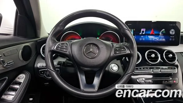 Mercedes-Benz C-Class 2018 — фото 12