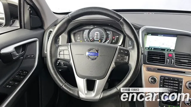 Volvo XC60 2017 — фото 13