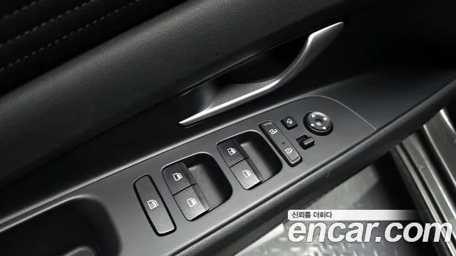 Hyundai AVANTE 2021 — фото 16
