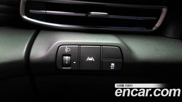 Hyundai AVANTE 2021 — фото 18