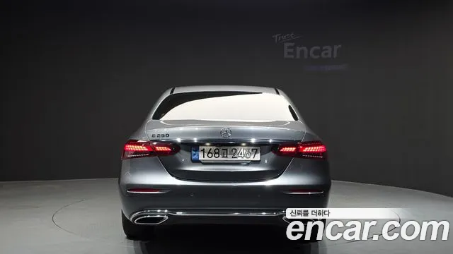 Mercedes-Benz E-Class 2021 — фото 4