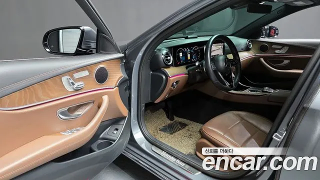 Mercedes-Benz E-Class 2021 — фото 10