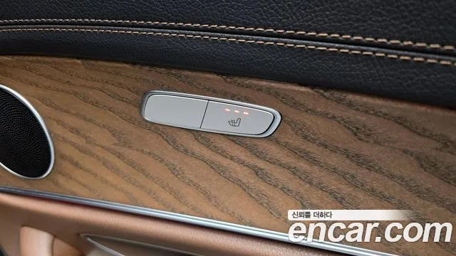 Mercedes-Benz E-Class 2021 — фото 18
