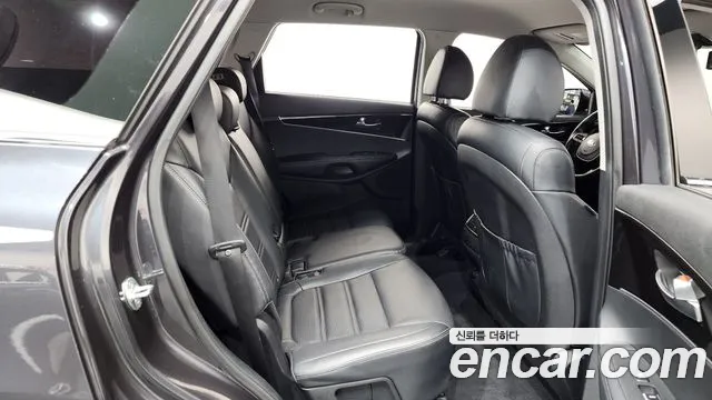 Kia Sorento 2019 — фото 12