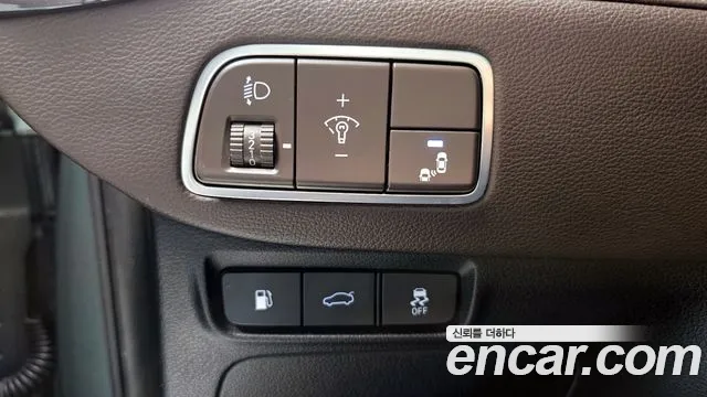 Hyundai Grandeur 2018 — фото 19