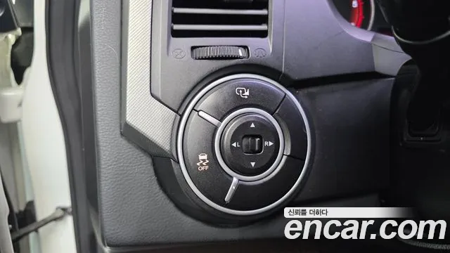 KG_Mobility_Ssangyong KORANDO 2014 — фото 13