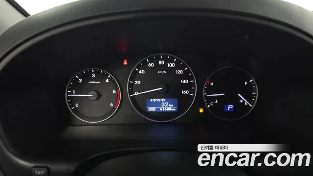 Hyundai Starex 2020 — фото 8