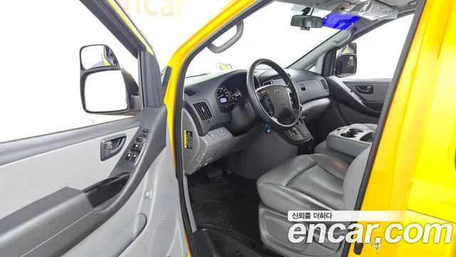 Hyundai Starex 2020 — фото 11