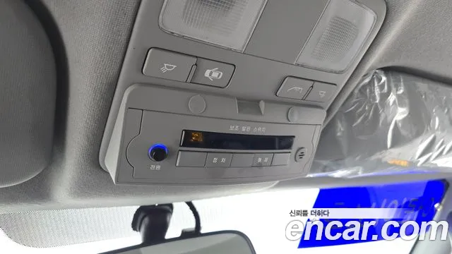 Hyundai Starex 2020 — фото 16