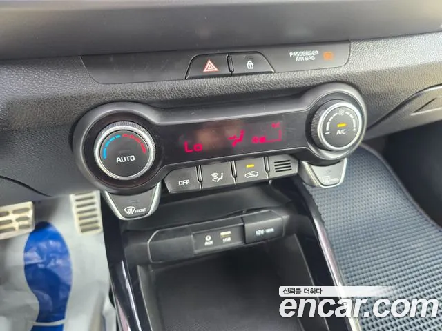 Kia Stonic 2018 — фото 12