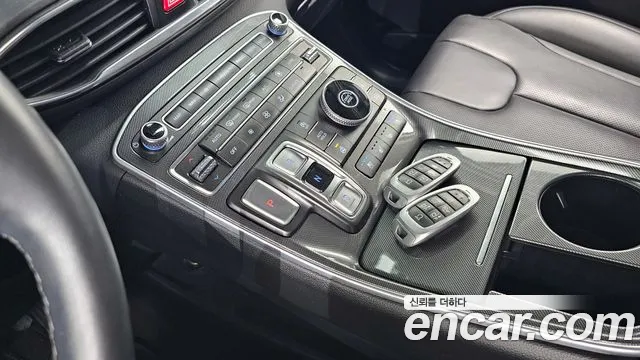 Hyundai Santafe 2021 — фото 9