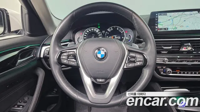 BMW 5-Series 2018 — фото 13