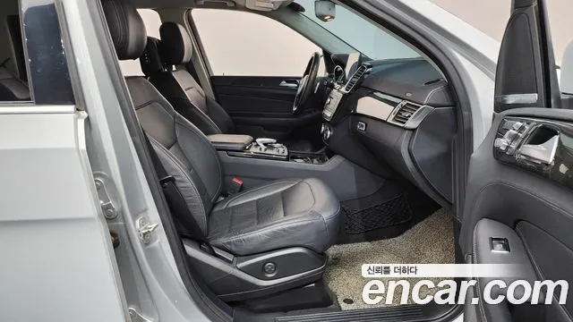 Mercedes-Benz GLS-Class 2017 — фото 11