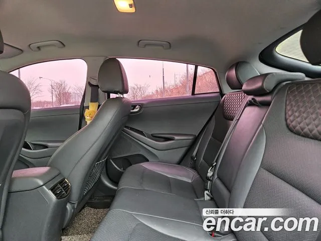 Hyundai Ioniq 2018 — фото 16