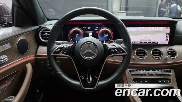 Mercedes-Benz E-Class 2021 — фото 13