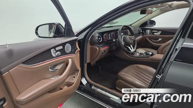 Mercedes-Benz E-Class 2019 — фото 10