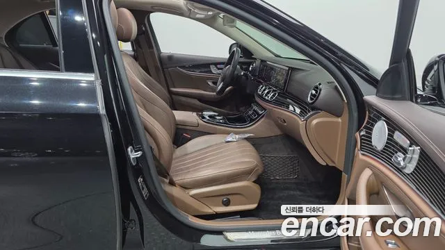 Mercedes-Benz E-Class 2019 — фото 11