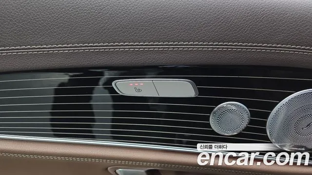 Mercedes-Benz E-Class 2019 — фото 19