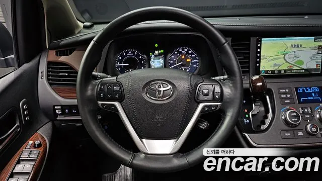 Toyota Sienna 2020 — фото 13