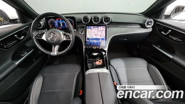 Mercedes-Benz C-Class 2023 — фото 7