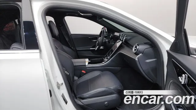 Mercedes-Benz C-Class 2023 — фото 11