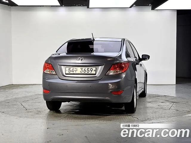 Hyundai Accent 2015 — фото 3