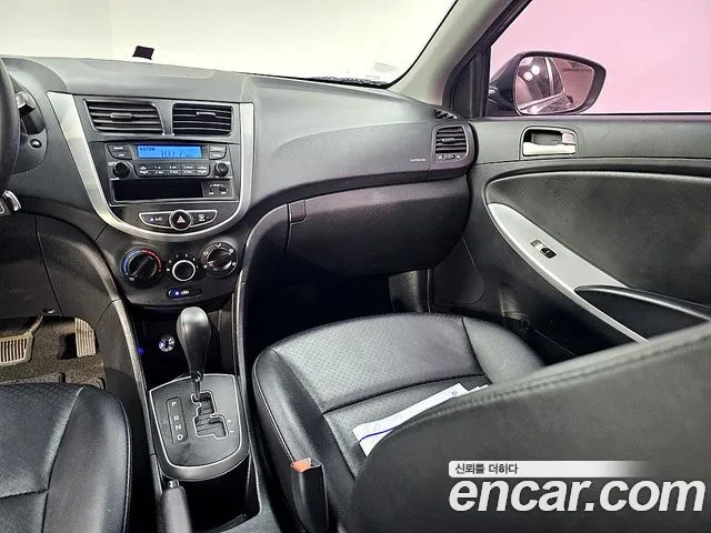 Hyundai Accent 2015 — фото 10