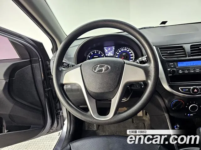 Hyundai Accent 2015 — фото 12