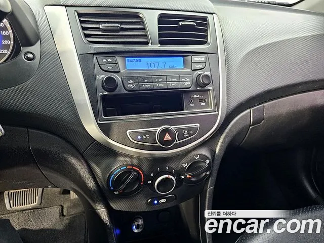Hyundai Accent 2015 — фото 16