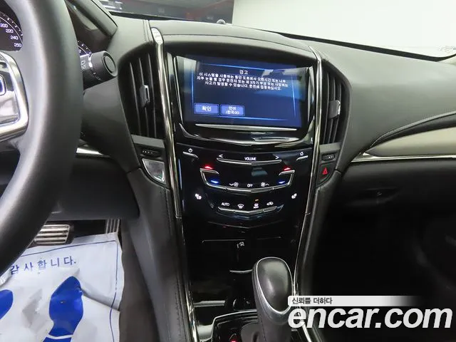 Cadillac ATS 2017 — фото 10