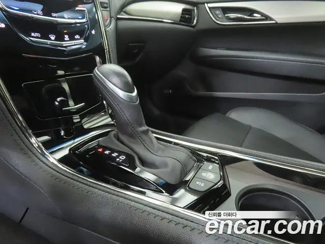 Cadillac ATS 2017 — фото 11