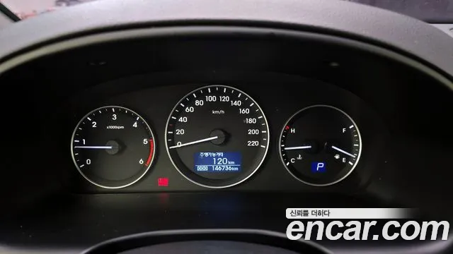 Hyundai Starex 2019 — фото 8