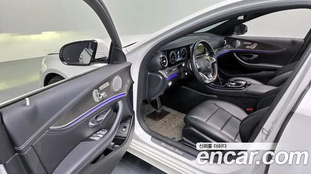 Mercedes-Benz E-Class 2018 — фото 11