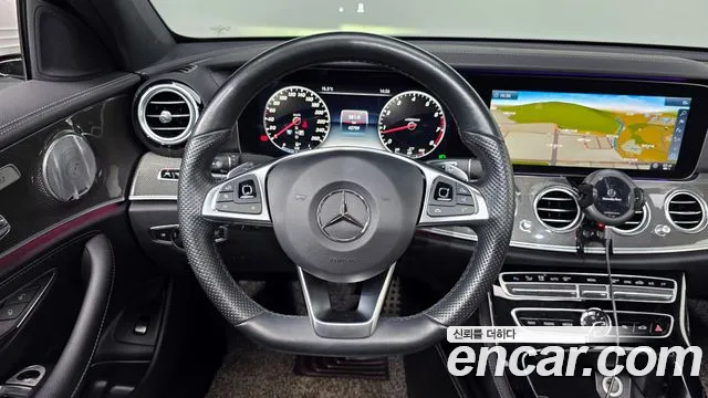 Mercedes-Benz E-Class 2018 — фото 13