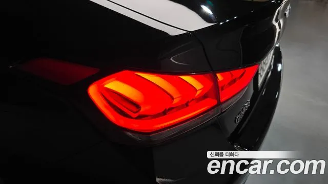 Hyundai Genesis 2015 — фото 9
