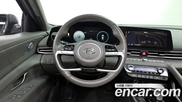 Hyundai AVANTE 2023 — фото 18