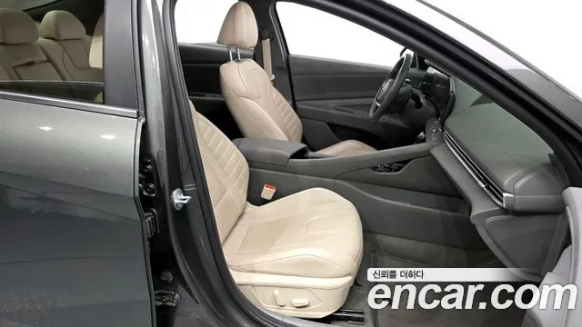 Hyundai AVANTE 2023 — фото 16