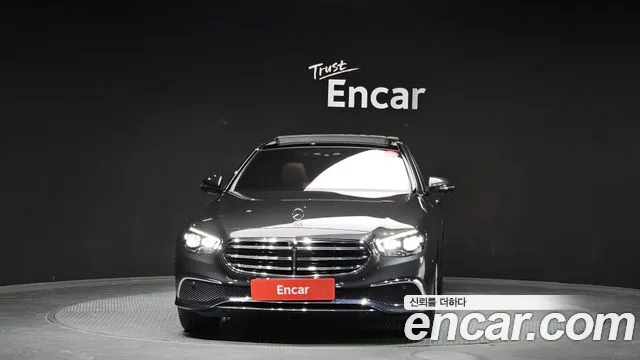 Mercedes-Benz E-Class 2023 — фото 3