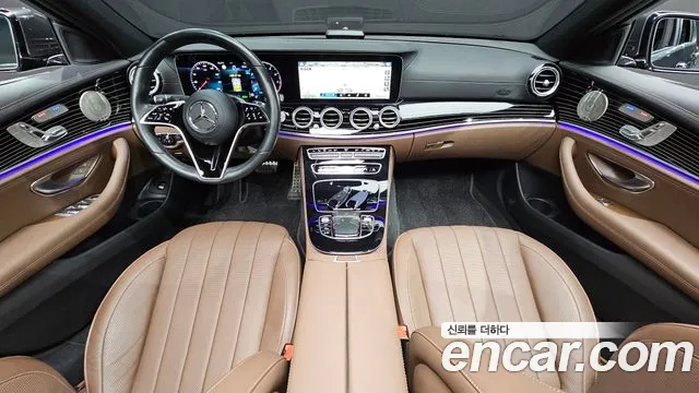 Mercedes-Benz E-Class 2023 — фото 7