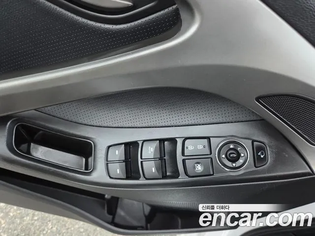 Hyundai AVANTE 2014 — фото 11